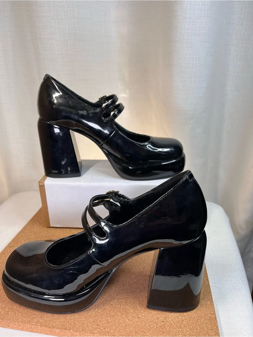 GUESS Black Patent Platform Mary Jane Pumps — Size 7.5